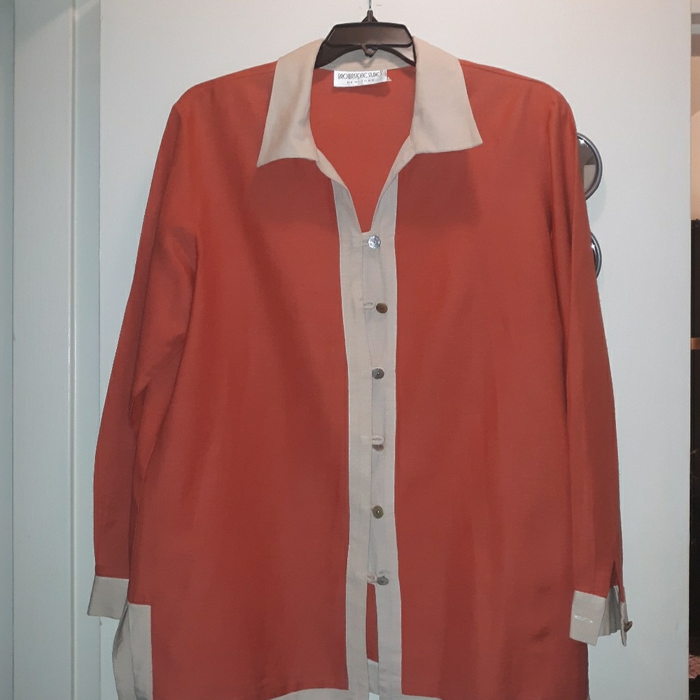 Brownstone Studio Top